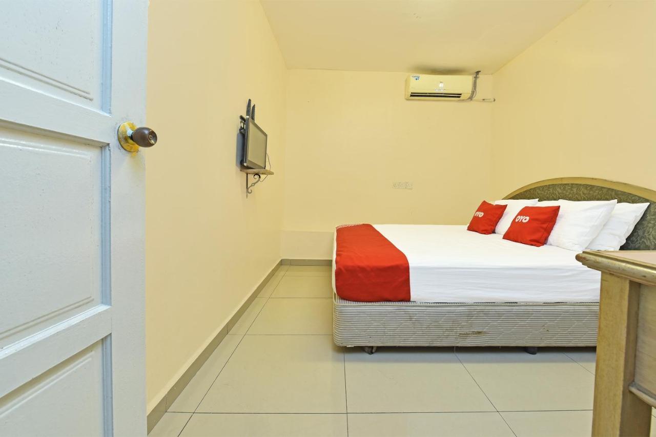 F Hotel Sungai Dua Bukit Exterior foto
